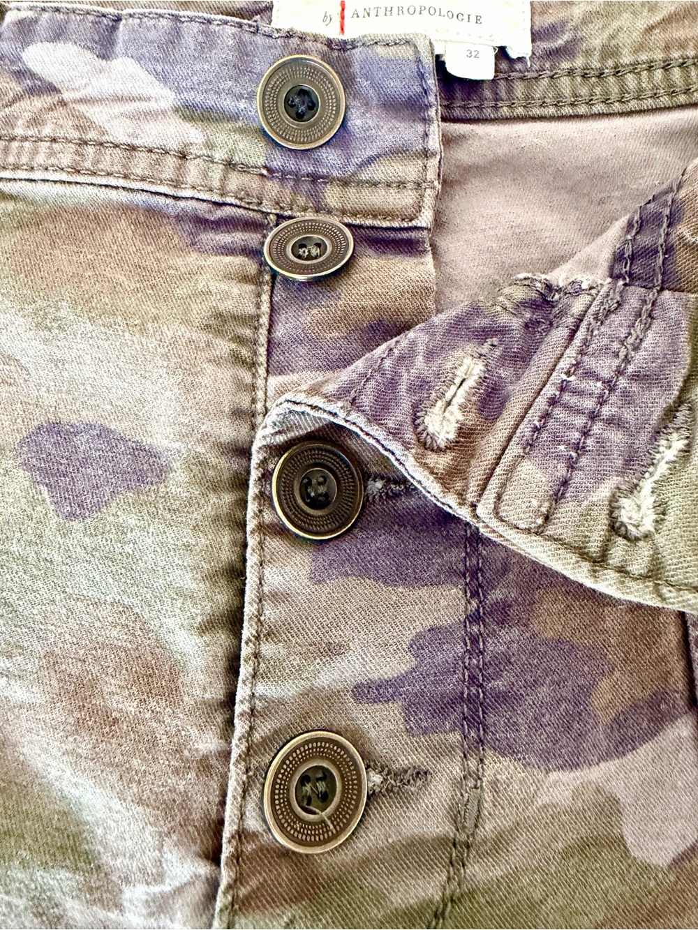 Anthropologie Camo Cargo Utility Shorts, Button Fly. Y2K, Streetwear, Gorpcore - Picture 6 of 10